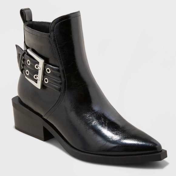 wild fable Shoes - Wild Fable Giovanna Buckle Western Ankle
Boots in Black Size 7